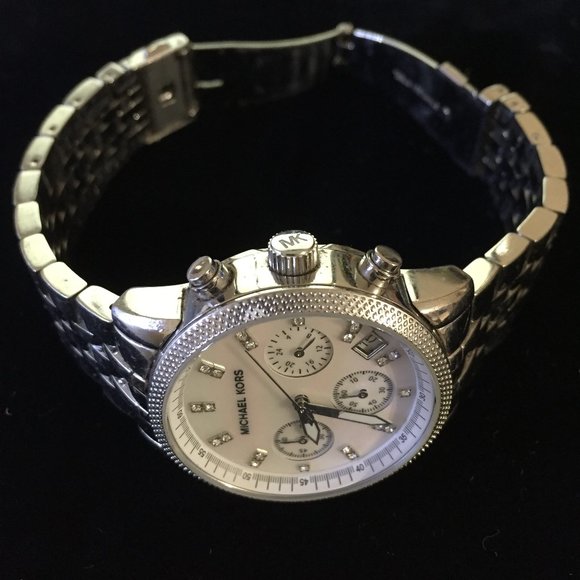 Michael Kors Women's Mother of Pearl Dial Watch - Picture 3 of 4